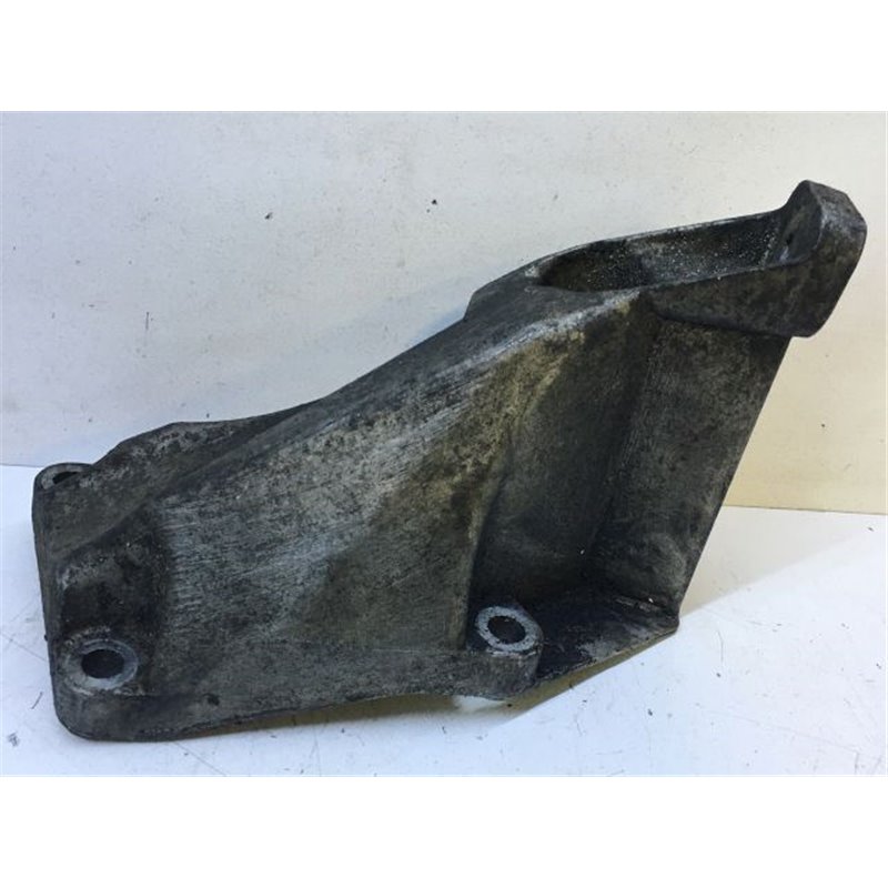 VW PASSAT (3B2) Motor Tartó Bak Bal