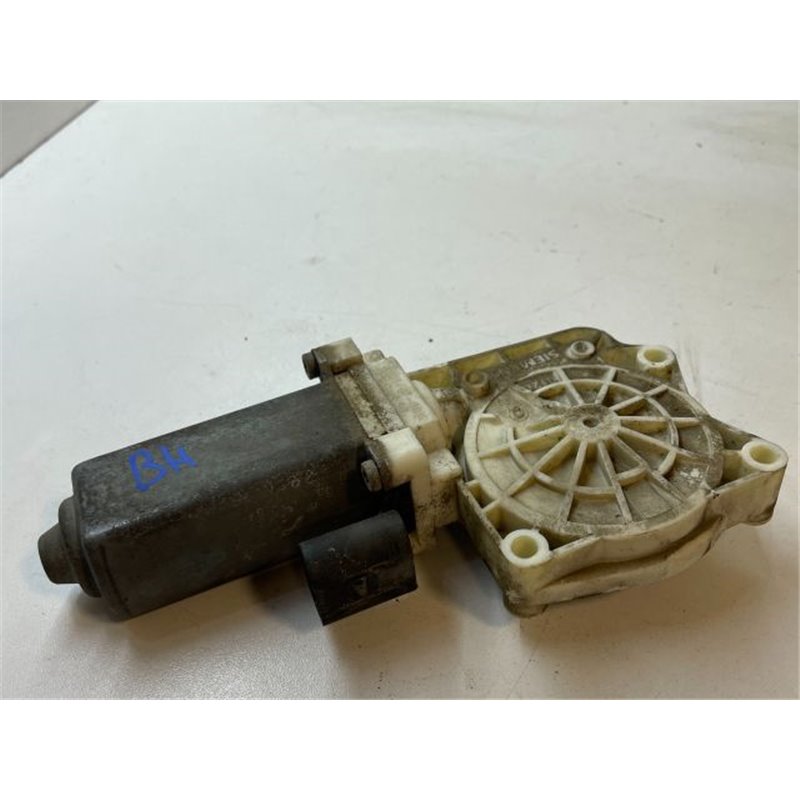 BMW 7 (E65, E66, E67) Bal hátsó Központizár Motor