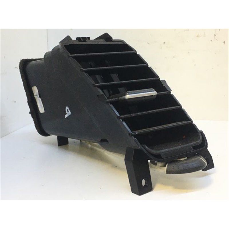 NISSAN PRIMERA Középső Bal Szellőző