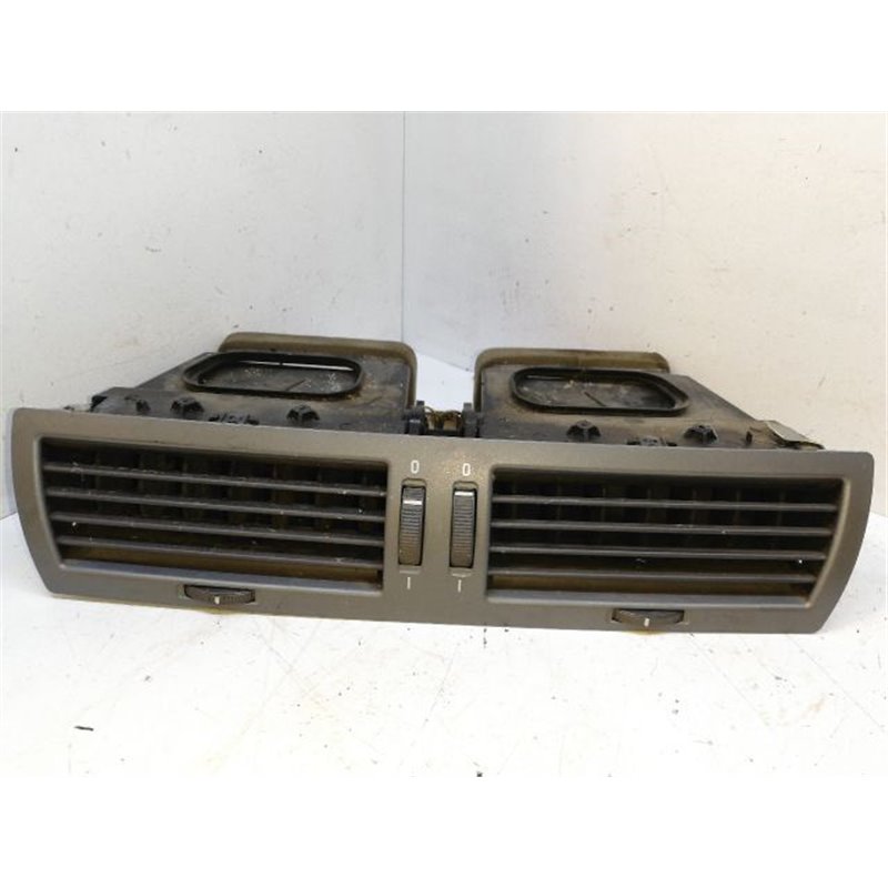 BMW 7 (E65, E66, E67) Középső Szellőző