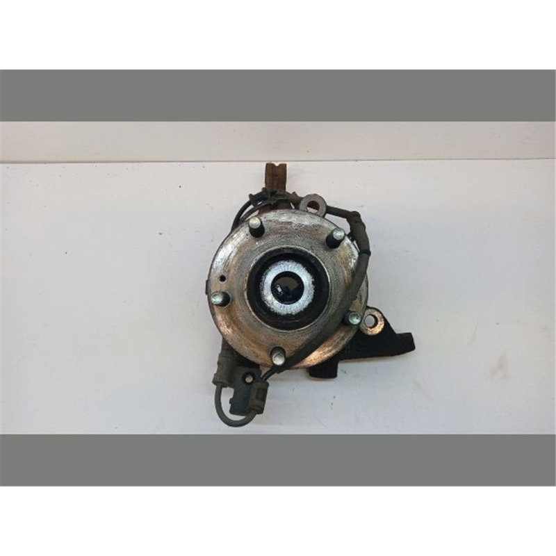 KIA CEED SW (ED) Bal első Csonkállvány Kerékaggyal