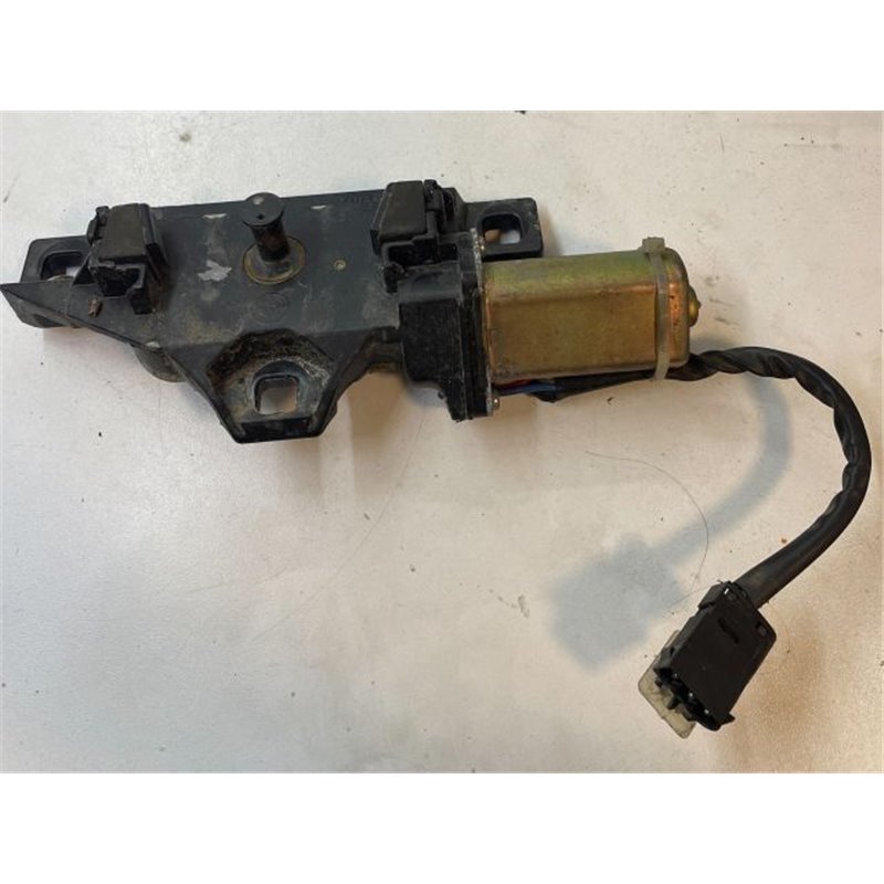 BMW 7 (E65, E66, E67) Csomagtérajtó Zárszerkezet