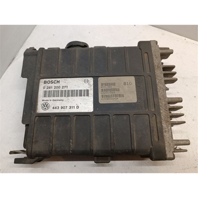 VW PASSAT (3A2, 35I) Motorvezérlő