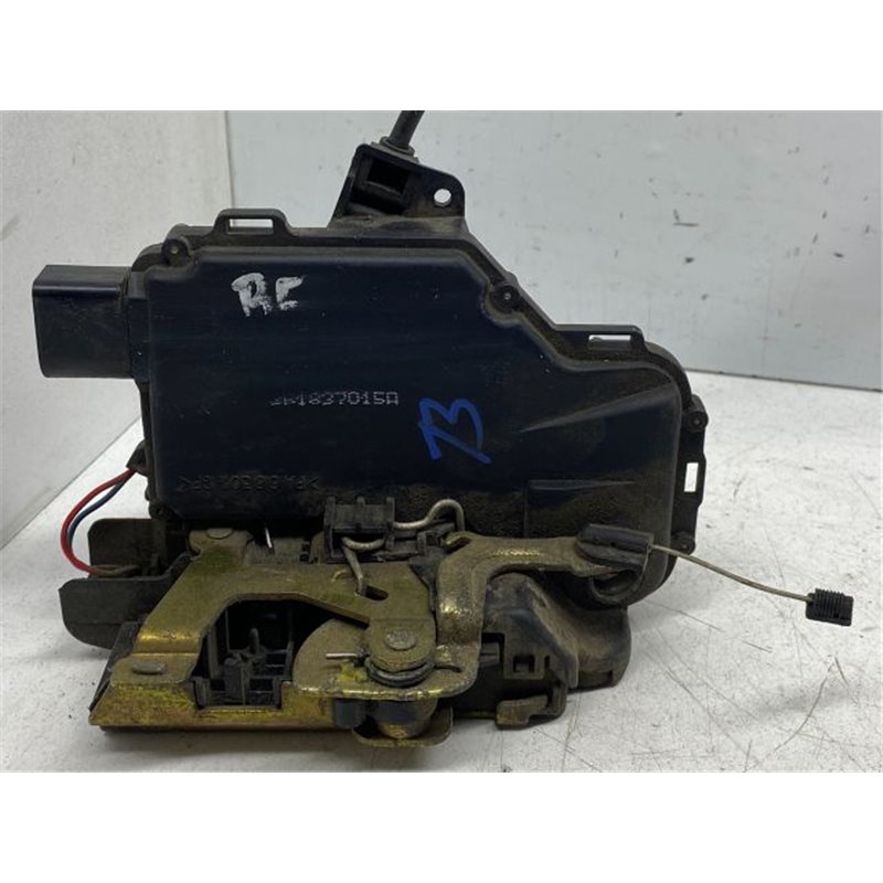 VW PASSAT (3B2) Bal első Ajtózár