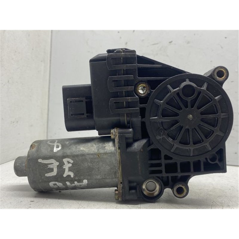 AUDI A6 (4B, C5) Jobb első Ablakemelő Motor