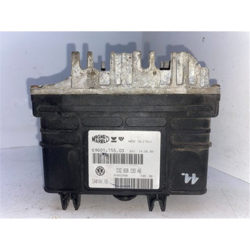 VW POLO (6N1) Motorvezérlő