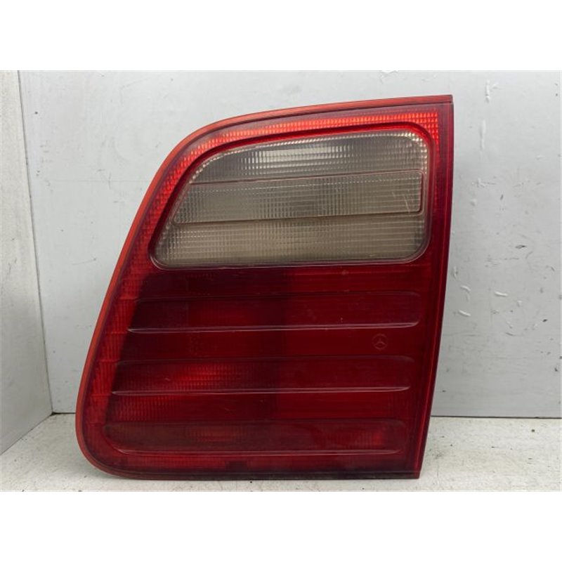 MERCEDES-BENZ E-CLASS (W210) Jobb Belső Hátsó Lámpa