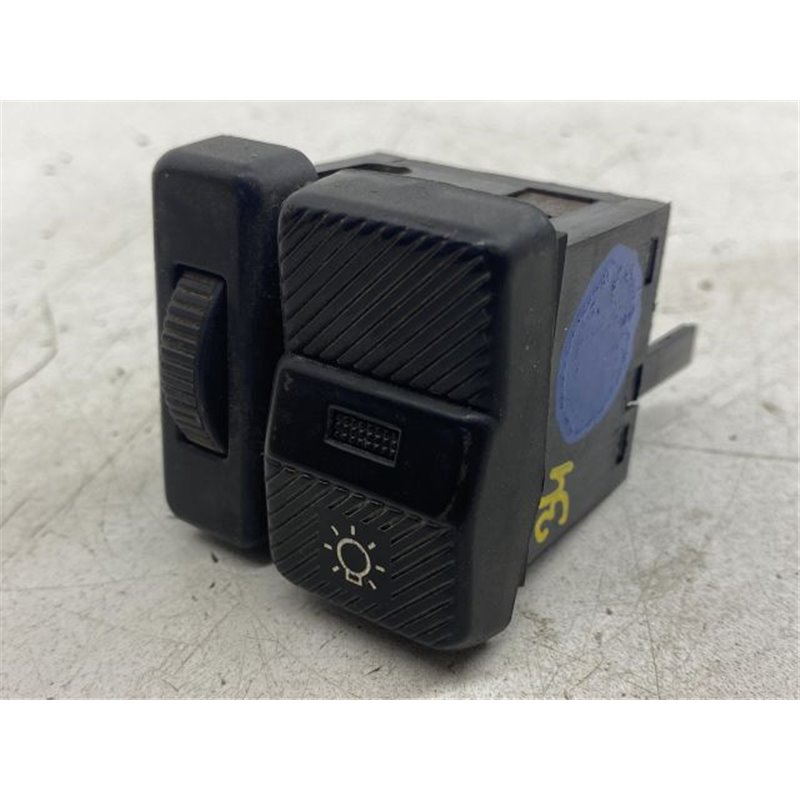 VW PASSAT (3A2, 35I) Fényszórómagasság Állító Kapcsoló