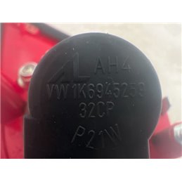 VW PASSAT (3C2) Bal Belső Hátsó Lámpa
