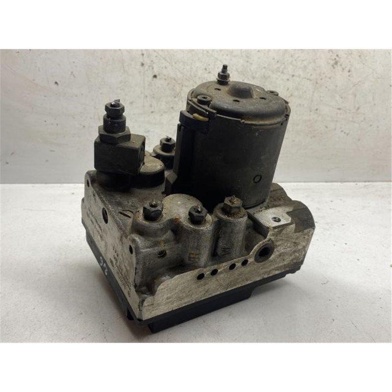 BMW 5 (E39) ABS Kocka