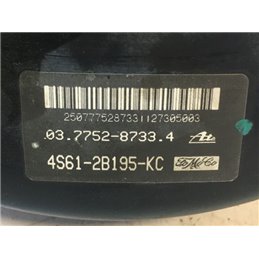 FORD FIESTA V Fékrásegítő