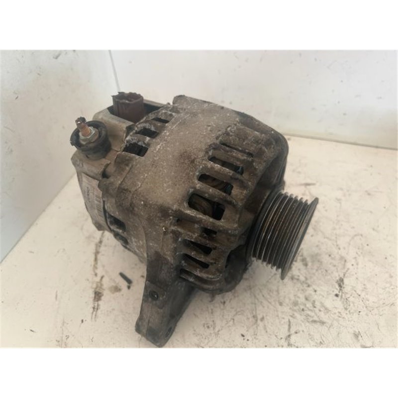 TOYOTA AVENSIS (T25_) Generátor