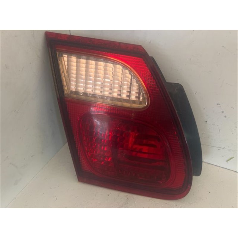 NISSAN ALMERA II (N16) Bal Belső Hátsó Lámpa