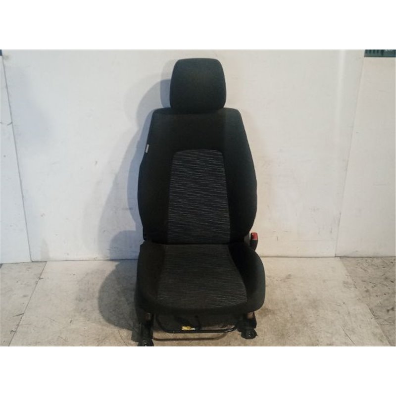 KIA CEED Ferdehátú (ED) Jobb első Ülés