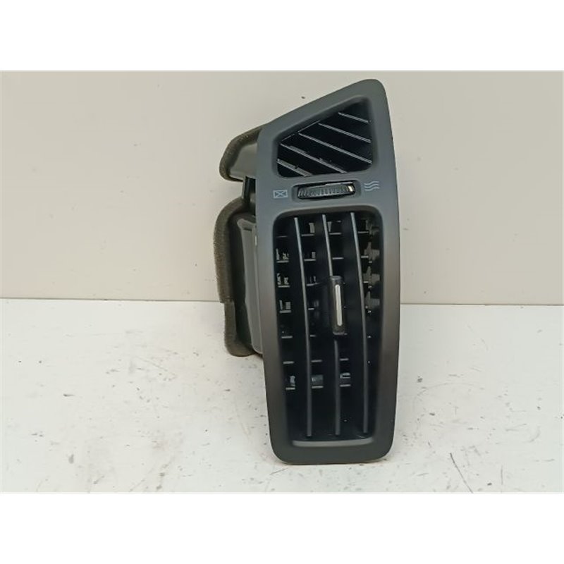 KIA CEED Ferdehátú (ED) Jobb Szellőző