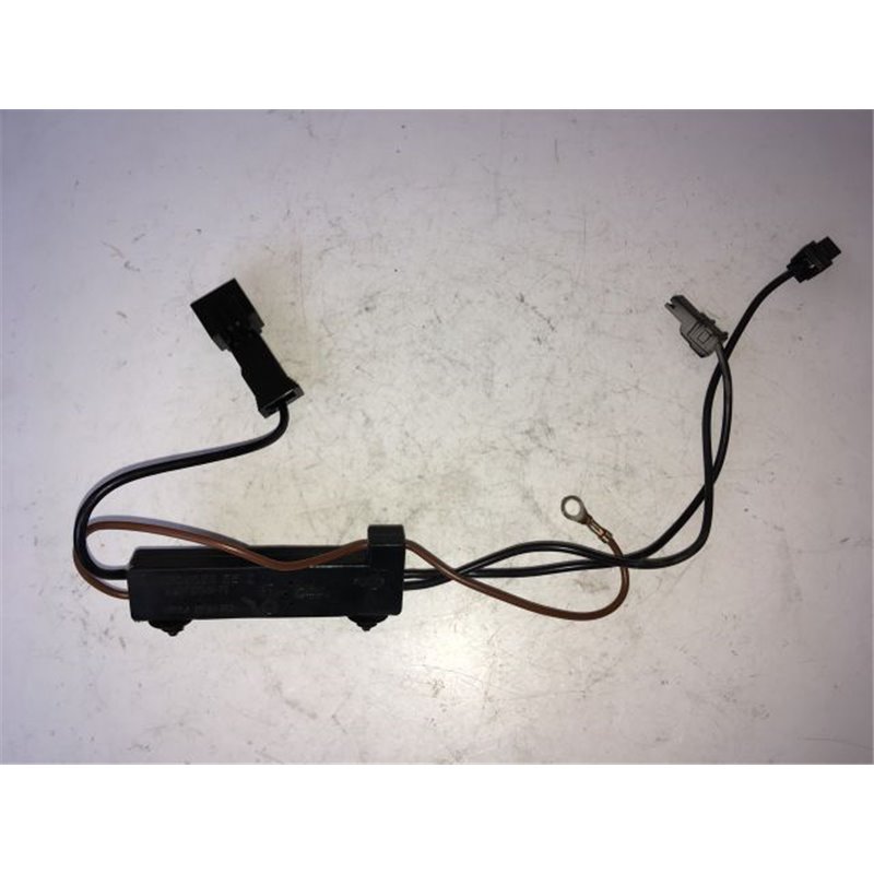 MERCEDES-BENZ C-CLASS (W204) Antenna Erősítő