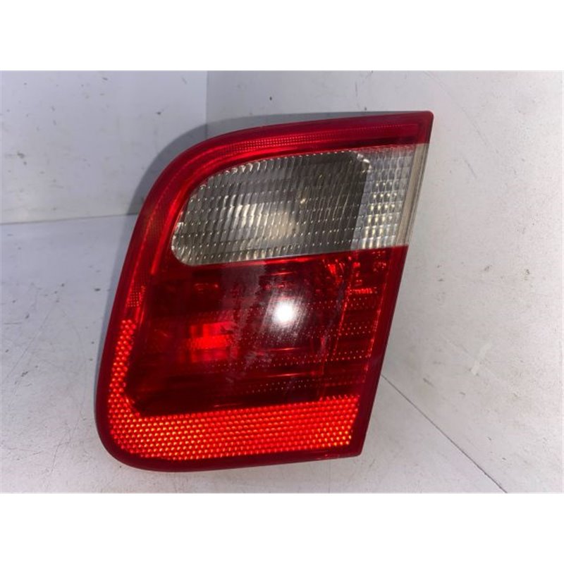 BMW 3 E46 Jobb Belső Hátsó Lámpa