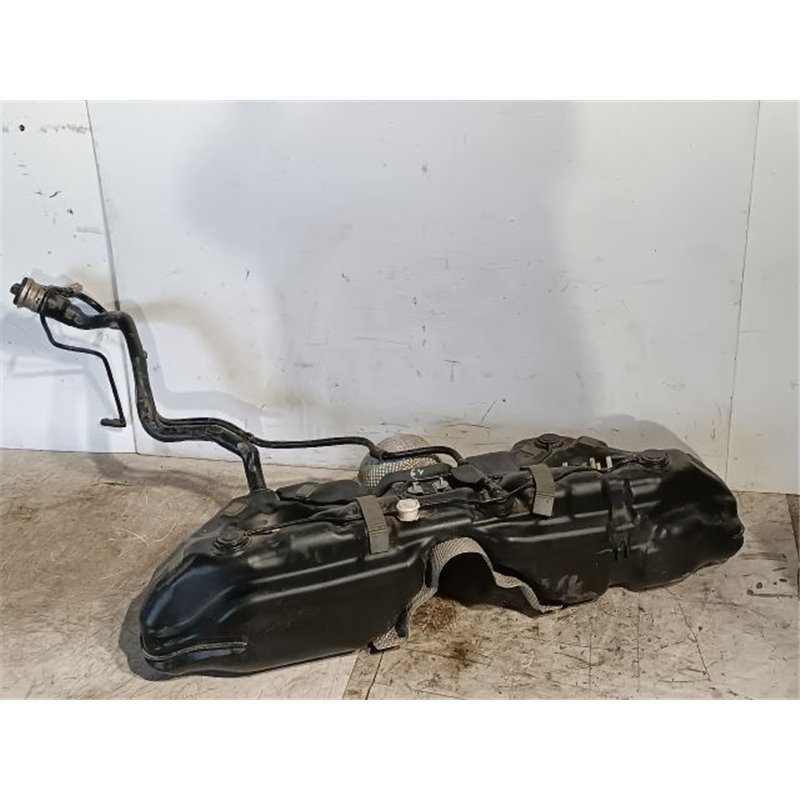 MERCEDES-BENZ C-CLASS (W204) Tank