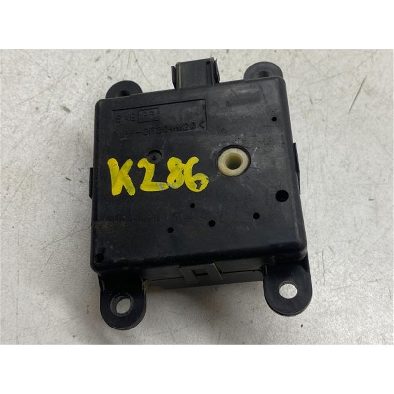 NISSAN X-TRAIL I Fűtés Állító Motor