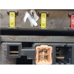 TOYOTA AURIS Biztosítéktábla Motortér