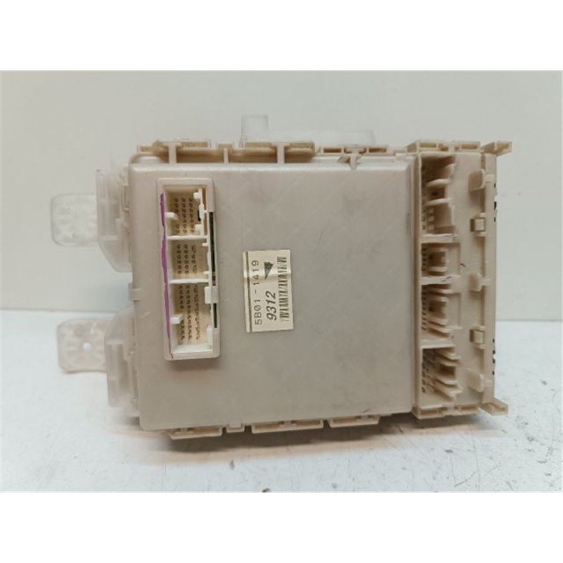 TOYOTA PRIUS Biztosítéktábla Utastér