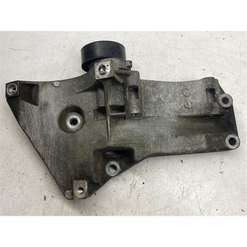 VW GOLF V Generátor Tartó Bak