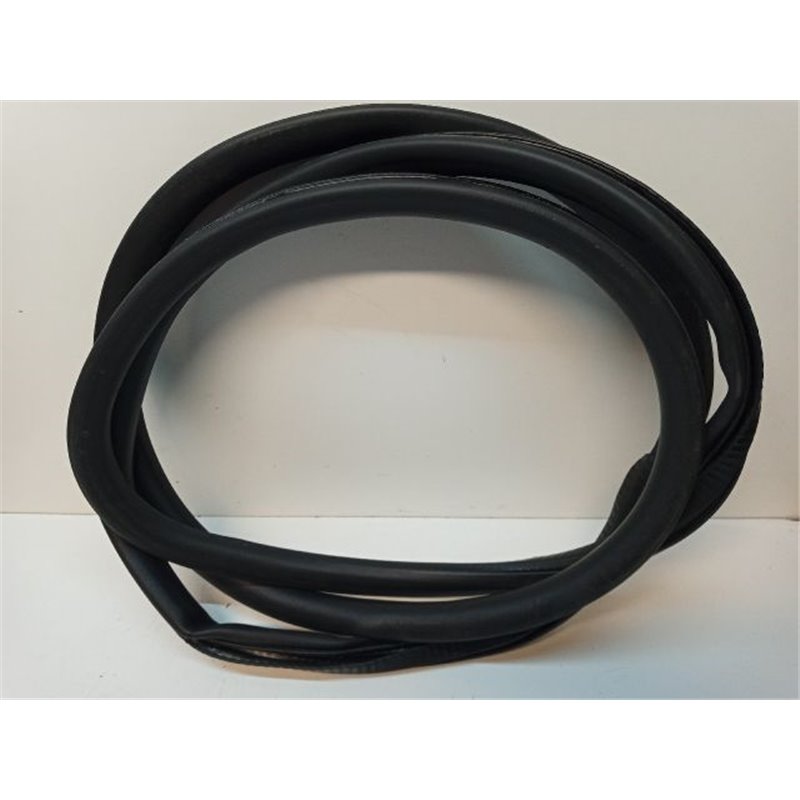 AUDI A8 Bal első Gumikéder