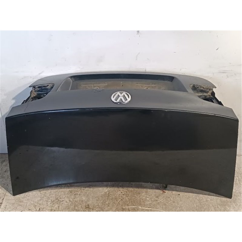 VW JETTA Csomagtérajtó (Részeivel)