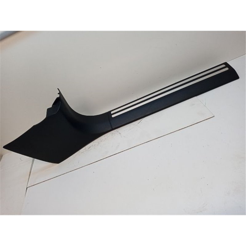 AUDI A8 Jobb első Belső Küszöb Burkolat