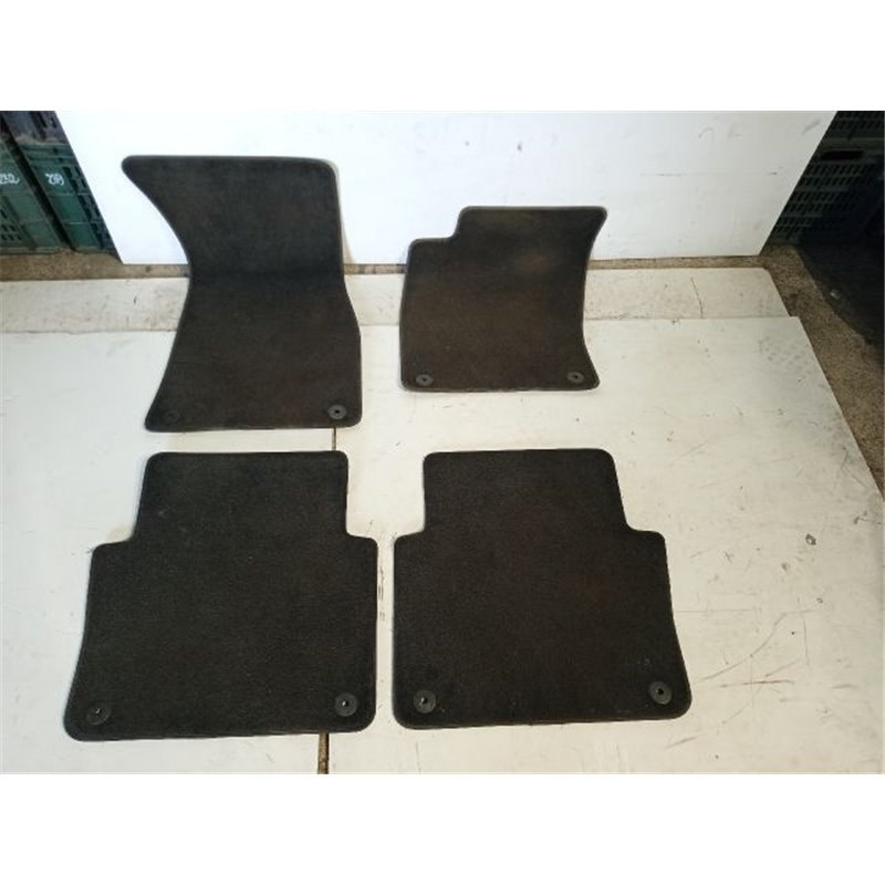 AUDI A8 Padlószőnyeg