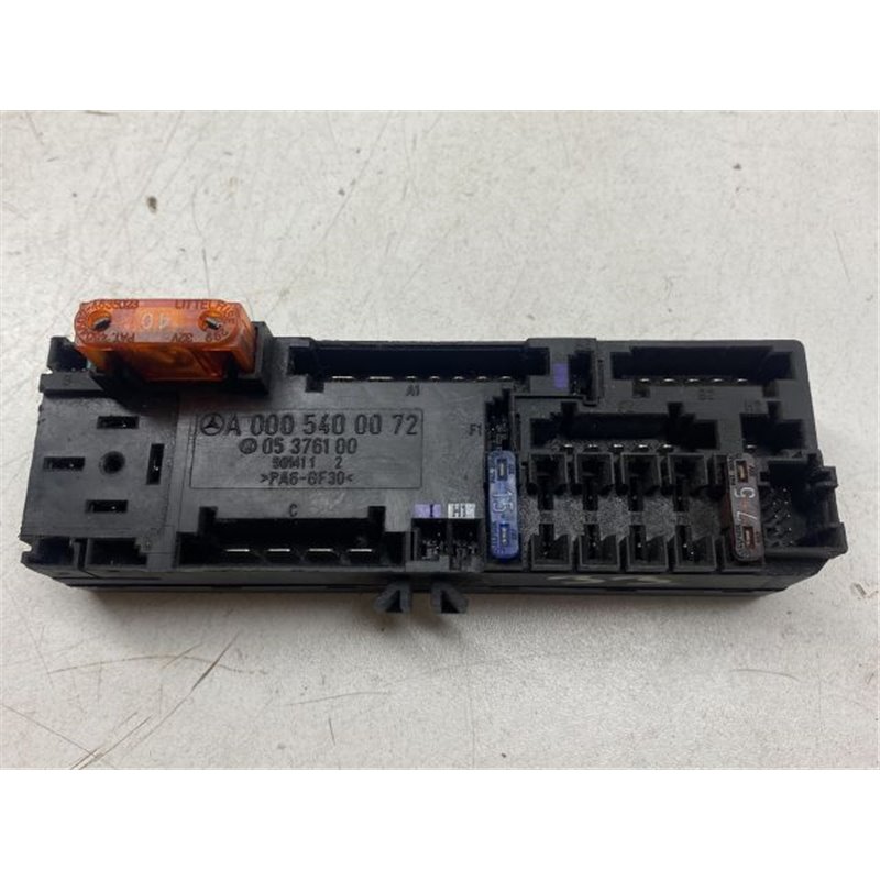 MERCEDES-BENZ E-CLASS Biztosítéktábla Doboz