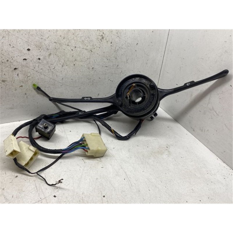 LADA NIVA Komplett Kormánykapcsoló (Bajuszkapcsoló) LADA NIVA Komplett Kormánykapcsoló (Bajuszkapcsoló)