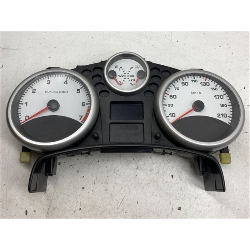 PEUGEOT 207 Kilométeróra