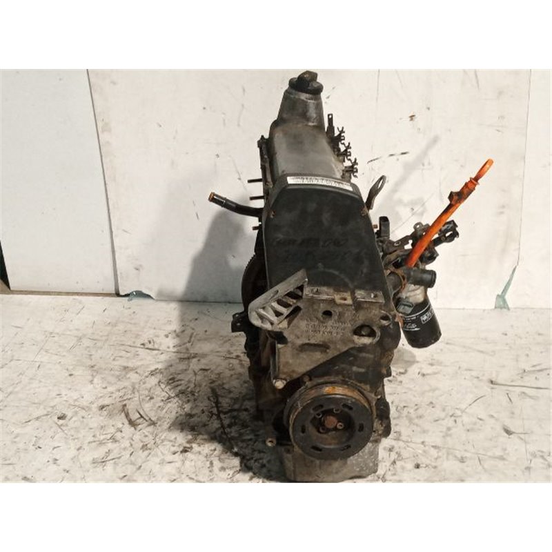 VW TOURAN Motor (Fűzött blokk hengerfejjel)