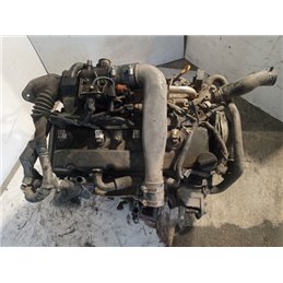 TOYOTA HILUX Komplett Motor (Segédberendezésekkel)