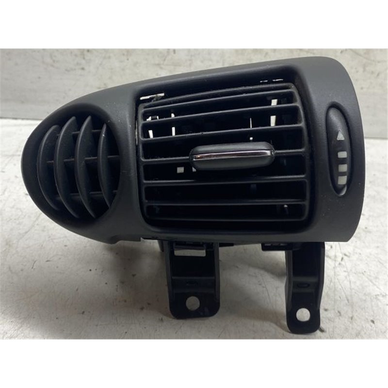 MERCEDES-BENZ C-CLASS Bal Szellőző