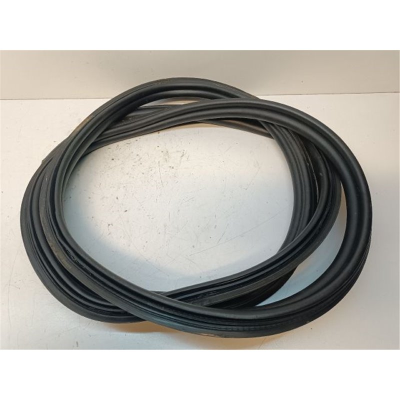 MERCEDES-BENZ B-CLASS Csomagtérajtó Gumikéder