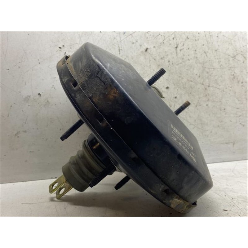 FORD FIESTA V Fékrásegítő