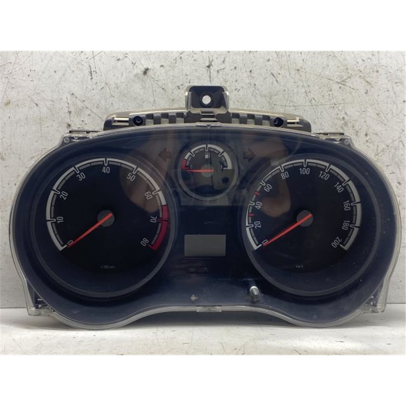 OPEL CORSA D Kilométeróra