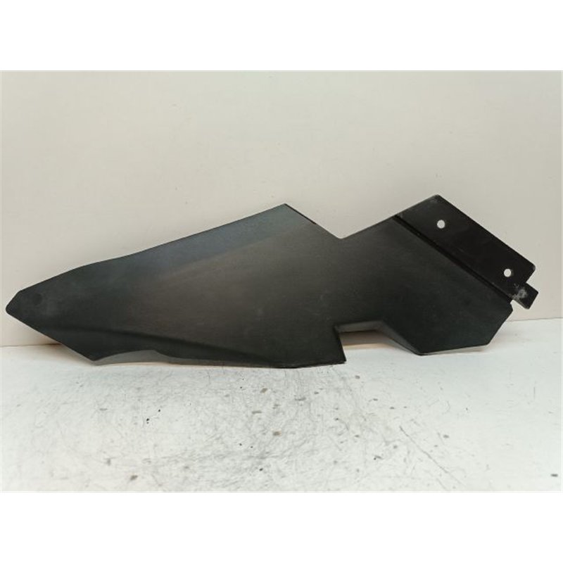 MERCEDES-BENZ B-CLASS Homlokfal Burkolat