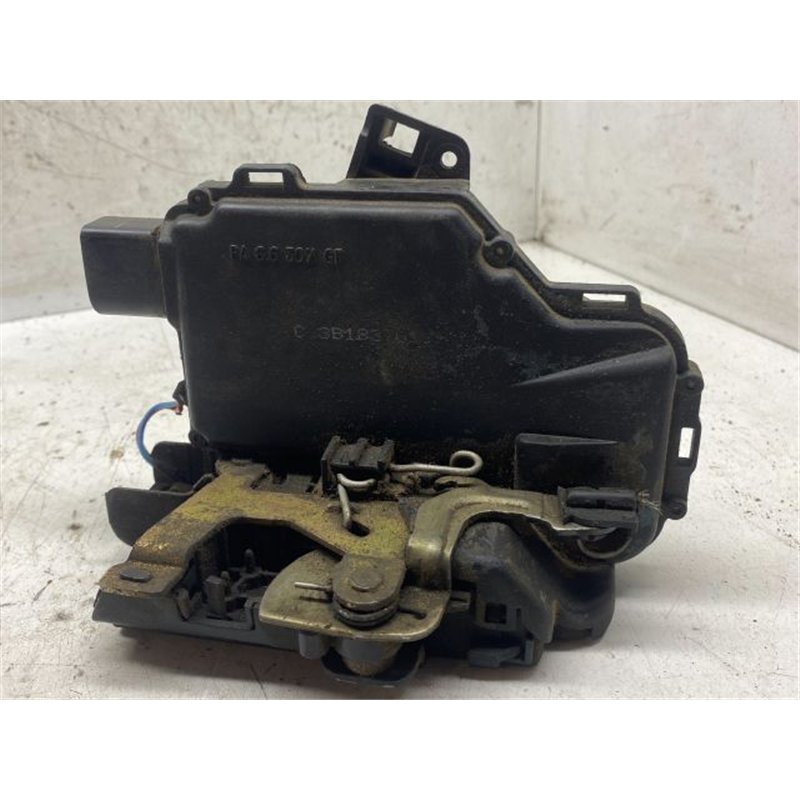 SKODA OCTAVIA I Bal első Ajtózár