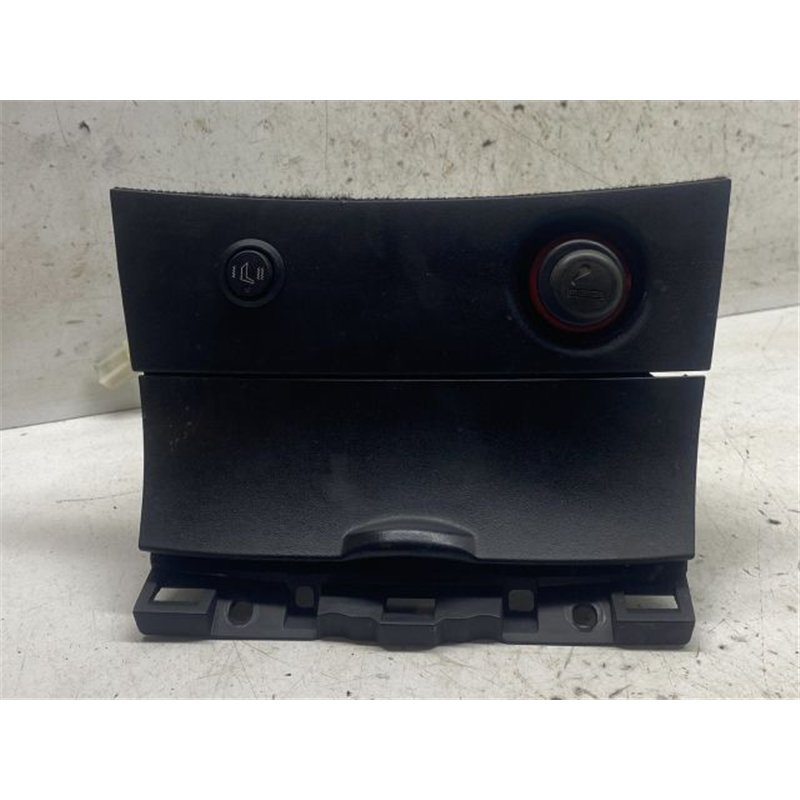 MAZDA 3 Első Tároló Rekesz