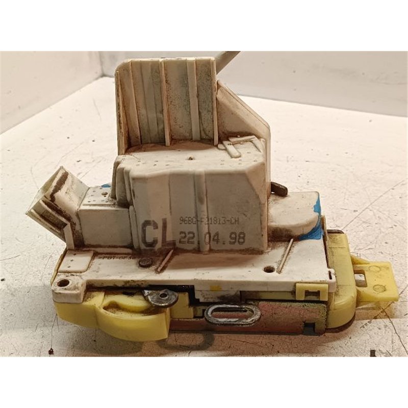 FORD MONDEO II Bal első Ajtózár