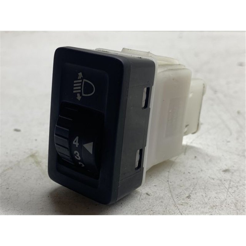 SUZUKI SWIFT III Fényszórómagasság Állító Kapcsoló