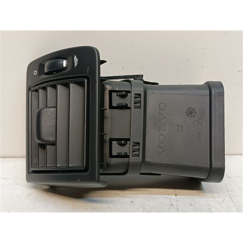 VOLVO V50 Jobb Szellőző