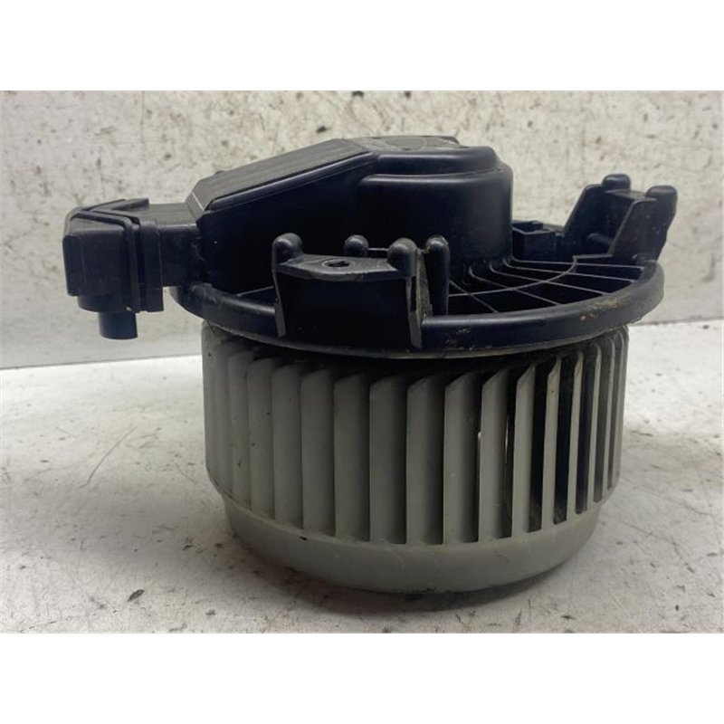 SUZUKI SWIFT III Fűtőmotor (Klímás)