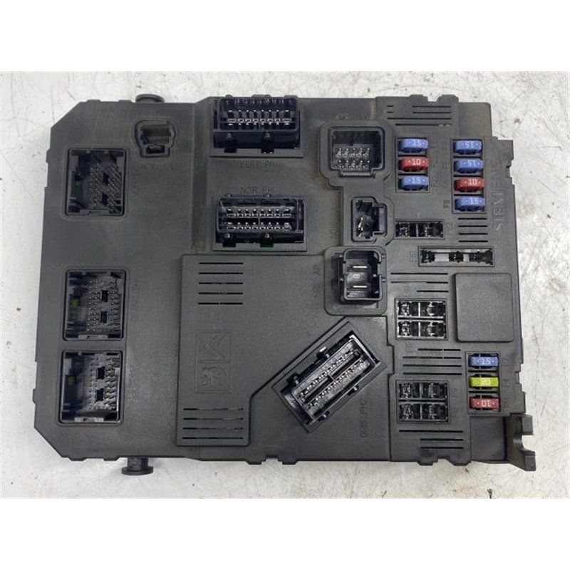 PEUGEOT 406 Biztosítéktábla Doboz