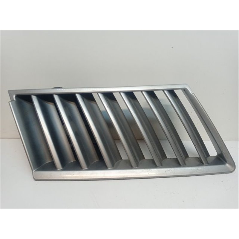 RENAULT VEL SATIS Első Lökhárító Jobb Díszrács