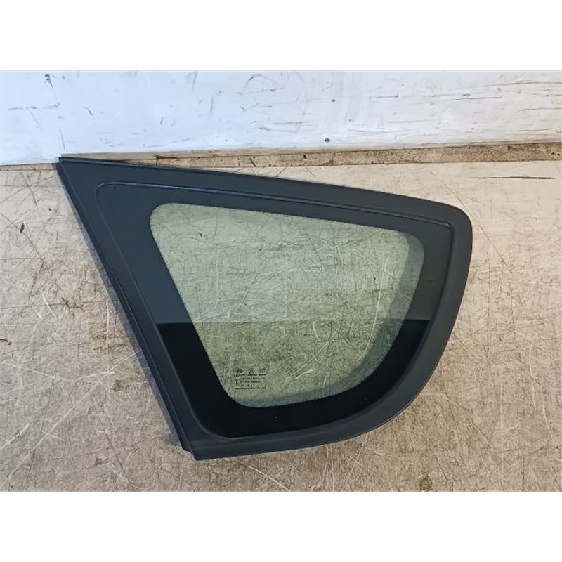 HYUNDAI I30 Bal C Oszlop Oldalablak Üveg