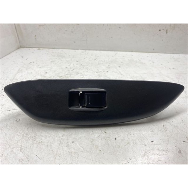 TOYOTA YARIS Jobb első Ablakemelő Kapcsoló